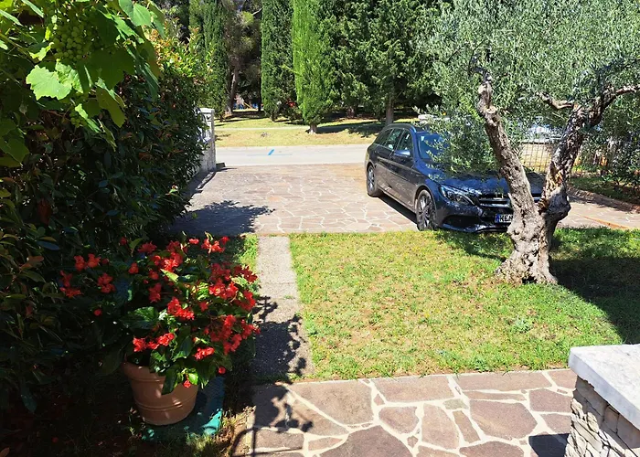Studio Apartments Pinia-Marina