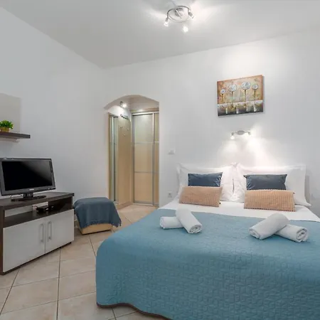 Studio Apartments Pinia-Marina Porec Exterior photo