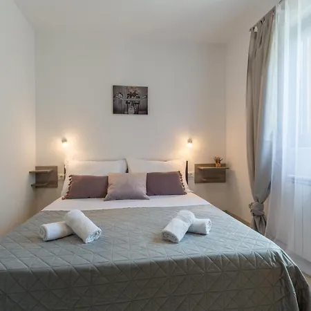 Studio Apartments Pinia-Marina Porec Exterior photo
